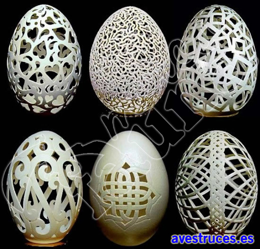 huevos de avestruz tallados