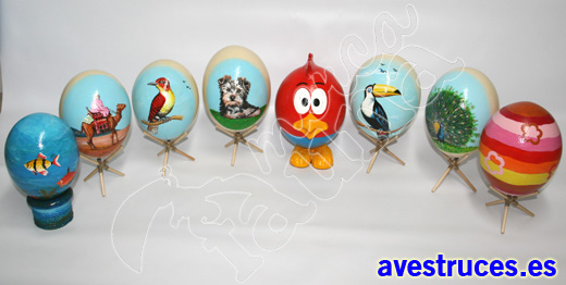 huevos de avestruz decorados